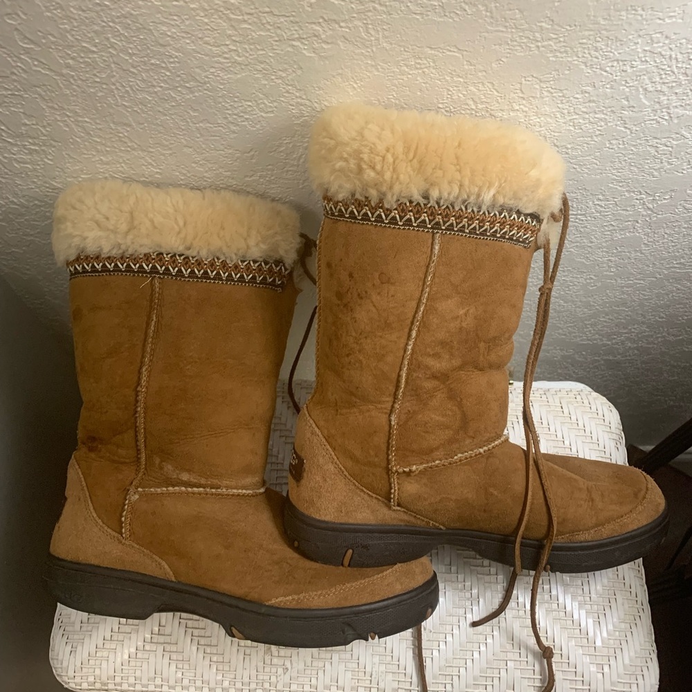 Uggs - image 2